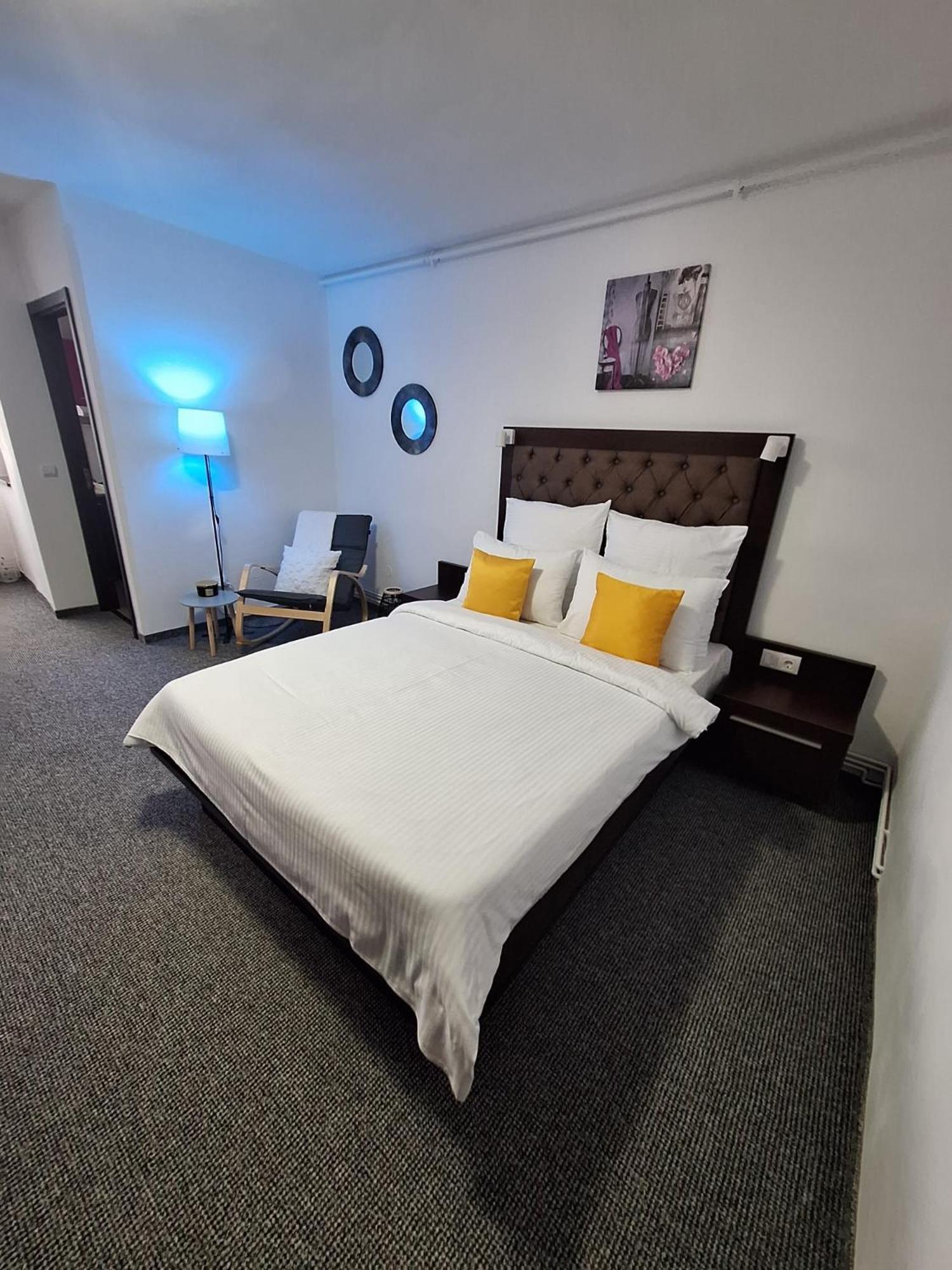 Onyx - Radiance Aparthotel Brasov Exterior photo